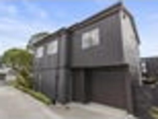 Townhouse for rent in Balmoral