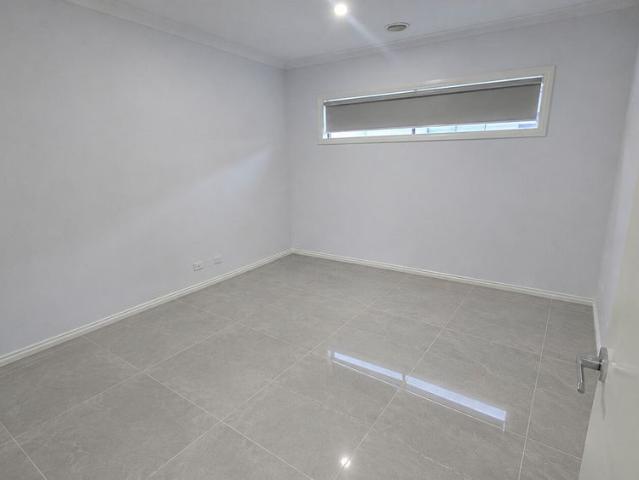 Room for rent in Point Cook, Melbourne