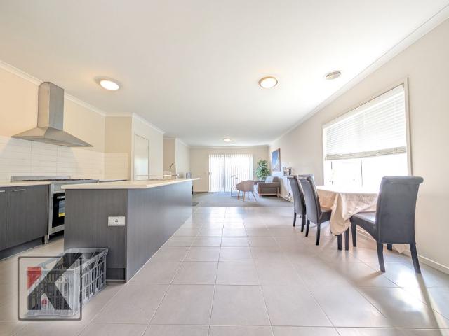 Room for rent in Saratoga, Melbourne