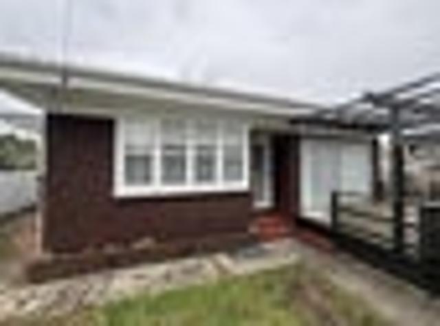 House for rent in Point England, Oroua County