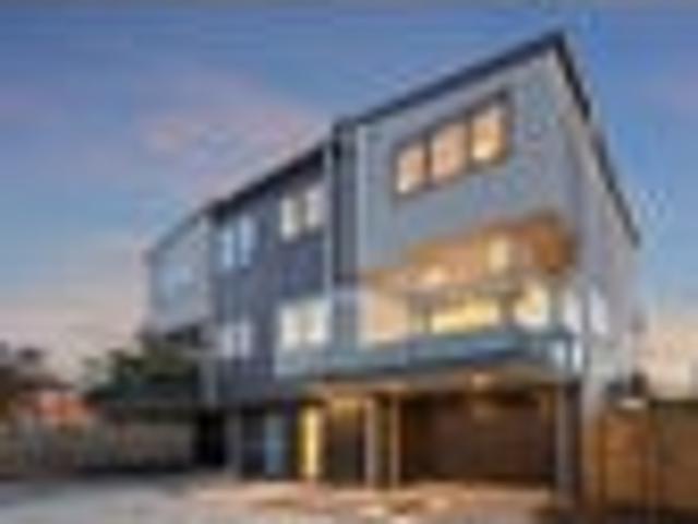 Townhouse for rent in Point England, Oroua County