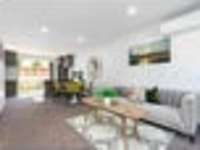 Townhouse for rent in Point England, Oroua County