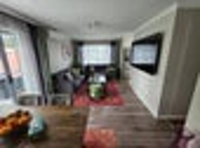 House for rent in Point England, Oroua County