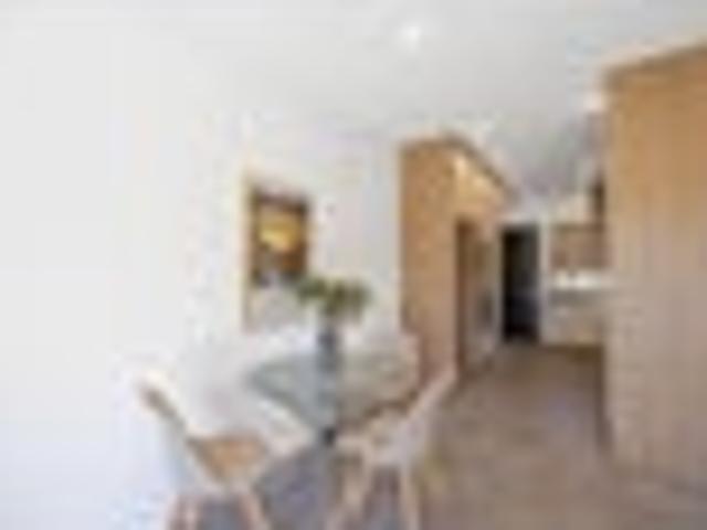 Townhouse for rent in Point England, Oroua County