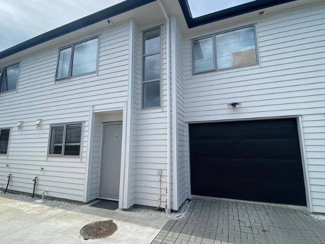 House for rent in Point England, Oroua County