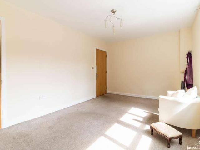 Apartment for rent in Park Central, Birmingham