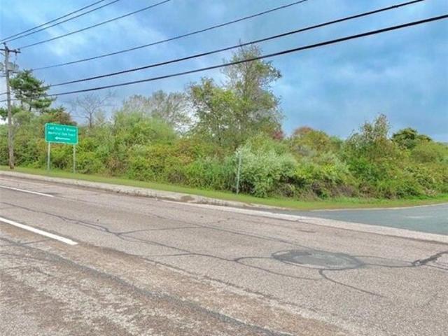 Land for sale in Seaweed Beach, Narragansett