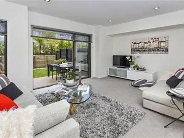 Townhouse for rent in Albany Village, Upper Harbour