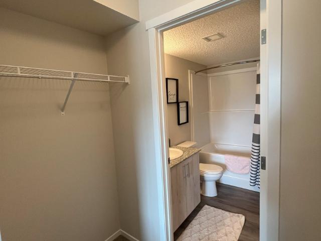 Apartment for rent in Wedgewood, Alberta
