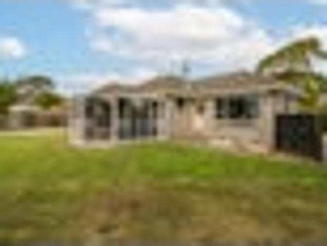 House for sale in Chaslands, Canterbury