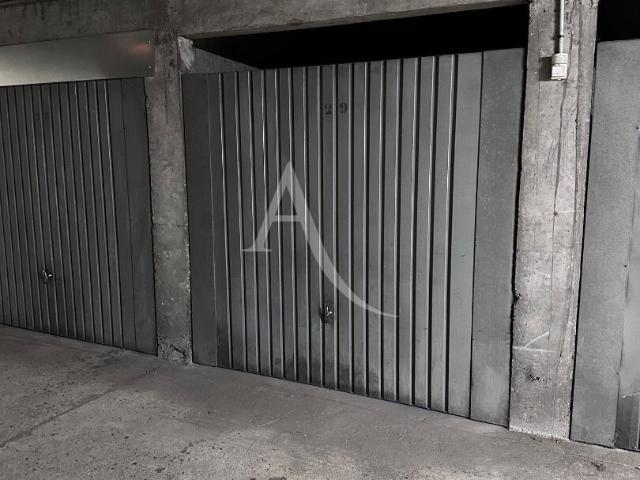 Garage vente à Saint-Germain-en-Laye, Poissy