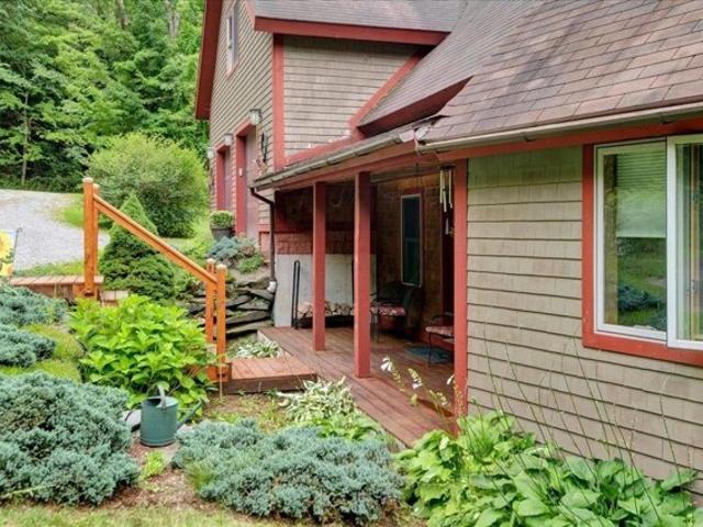 House for sale in North Underhill, Underhill