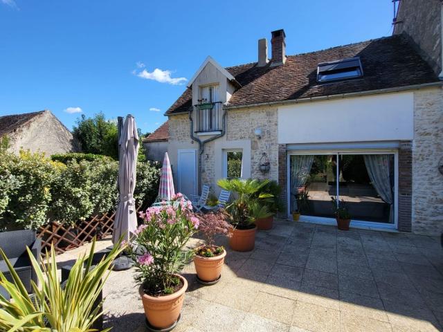 Maison vente à Fontainebleau, Poligny