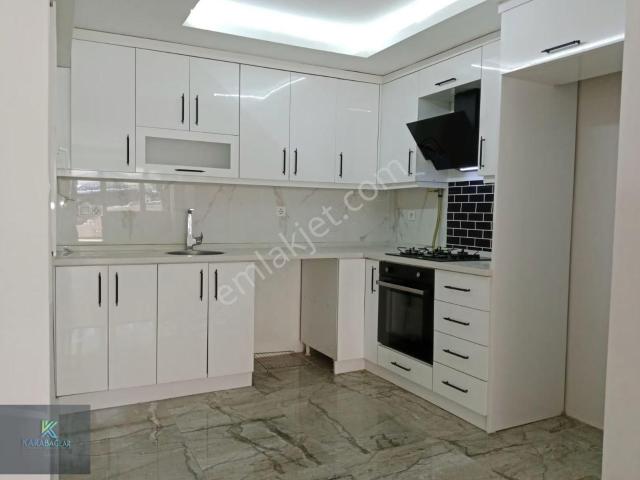 Karabağlar, İzmir içerisinde kiralık mülk
