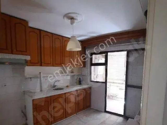 Karabağlar, İzmir içerisinde kiralık mülk