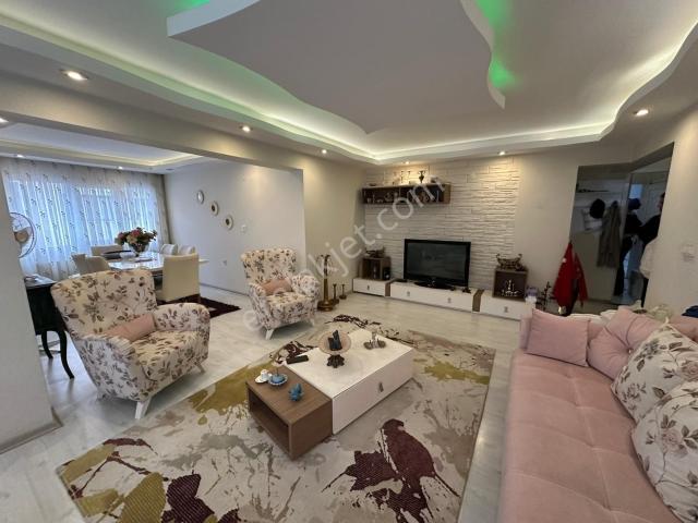 Karabağlar, İzmir içerisinde satılık mülk