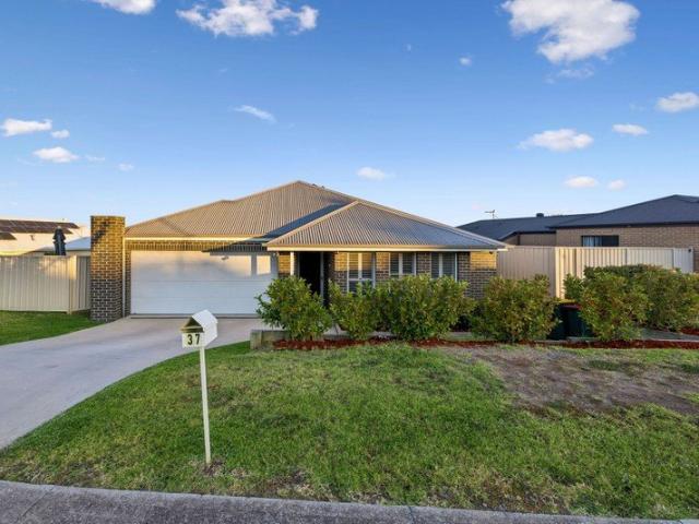 House for sale in Brisbane Grove, New South Wales