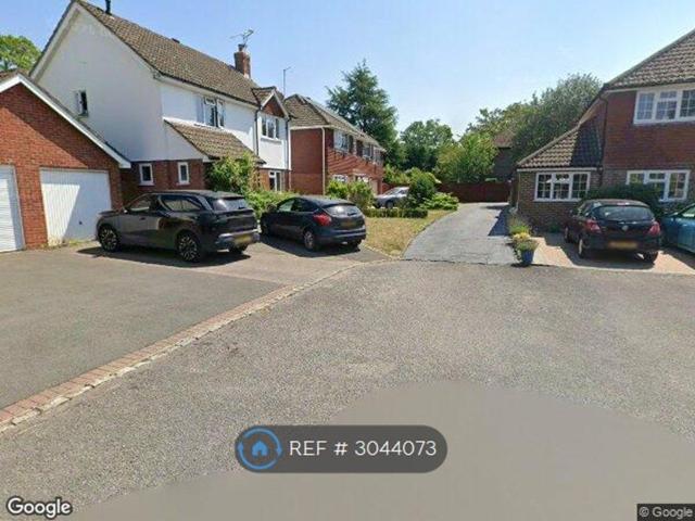 Room for rent in Church Crookham, Hart