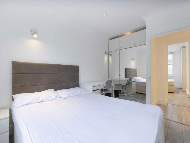 House for rent in Barnsbury, Greater London