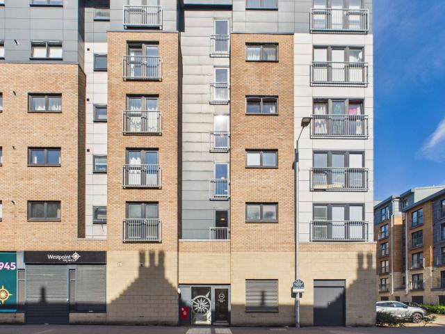 Apartment for rent in Port Eglinton, Strathbungo