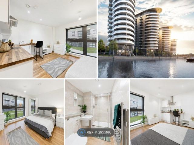 Studio for rent in Old Trafford, Trafford Park