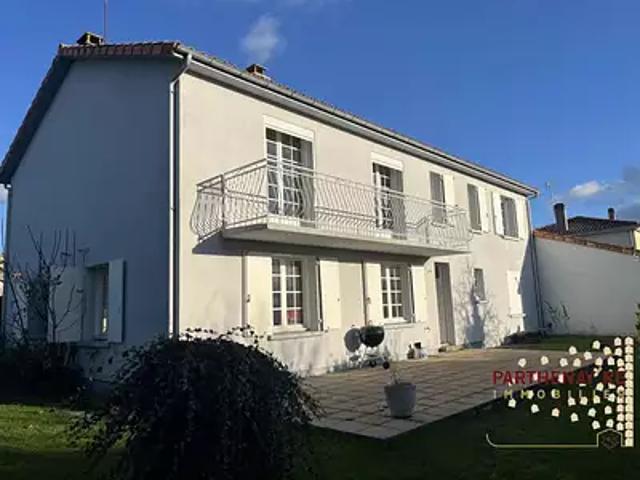 Maison vente à Parthenay, Pompaire