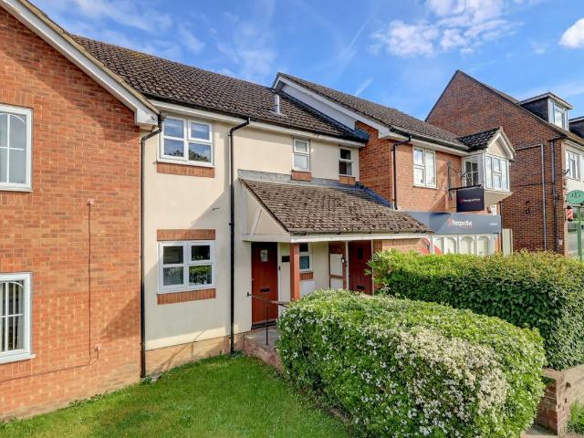 Apartment for rent in Missendens Community Board, Holmer Green