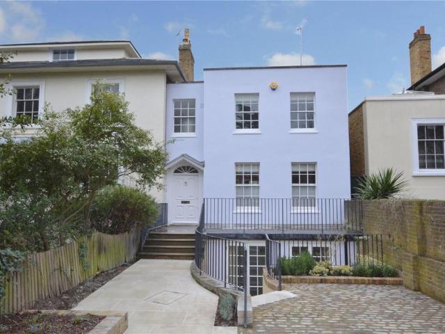 House for rent in Kidbrooke, Greater London
