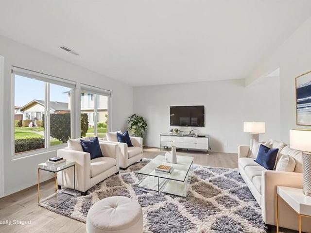 Townhouse for sale in Hayward, California
