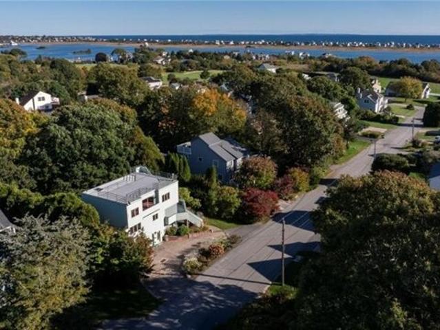 House for sale in Winnapaug, Westerly