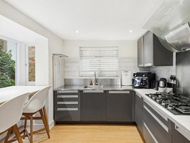 House for rent in Tachbrook Estate, Greater London