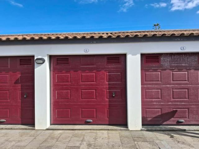 Garagem alugar em Açores, Ilha De São Miguel