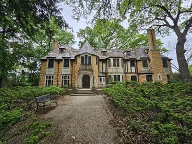 House for sale in Highland Park