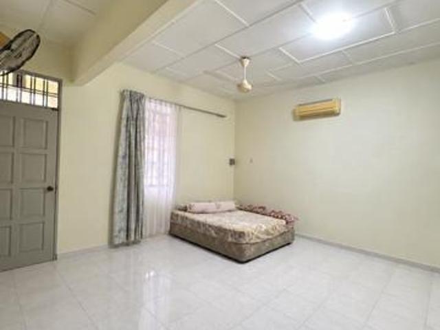 Terraced House for sale in Pontian