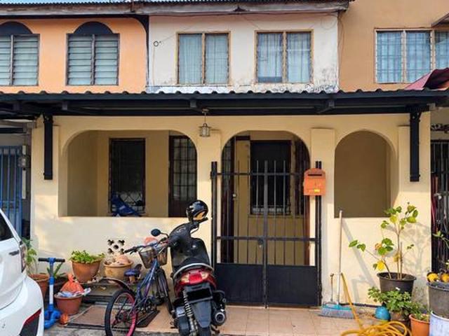 Terraced House for sale in Pontian
