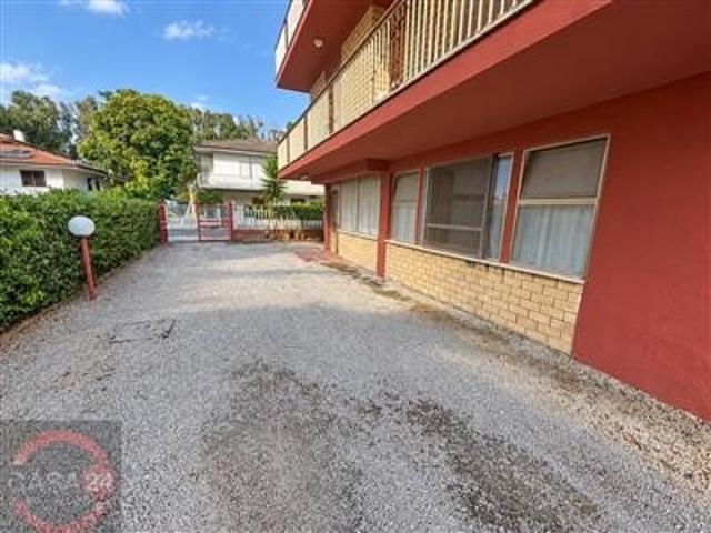 Appartamento in vendita a Goretti, Latina