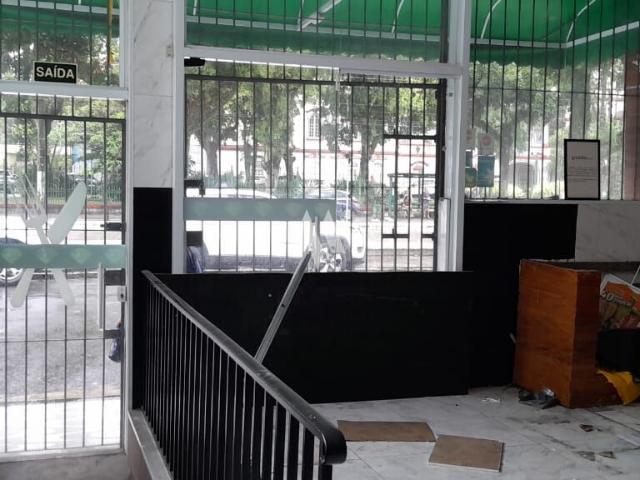 Ponto Comercial aluguel em José Menino, Santos