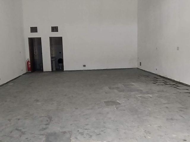 Ponto Comercial aluguel em Região Imediata de São Paulo, Região Metropolitana de São Paulo