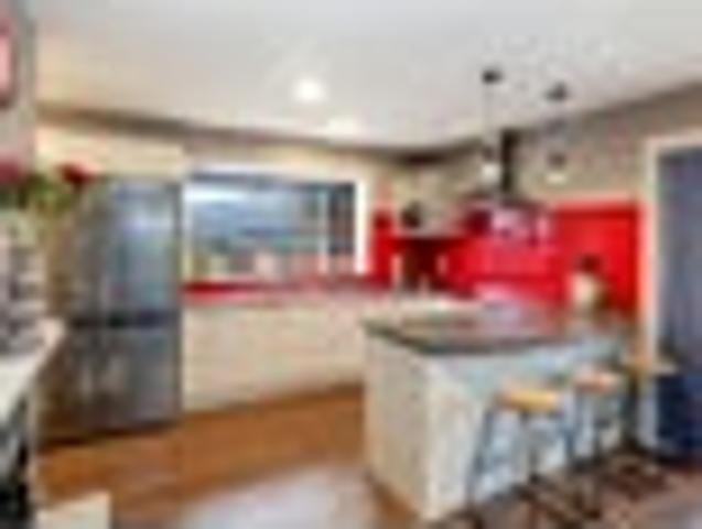 House for sale in Chaslands, Canterbury