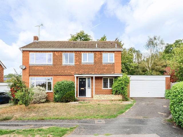 House for rent in Hartley Wintney, Hart