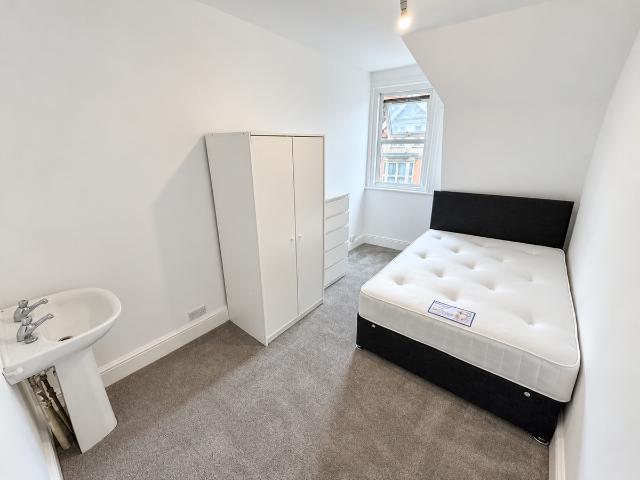 Apartment for rent in Branksome, Poole