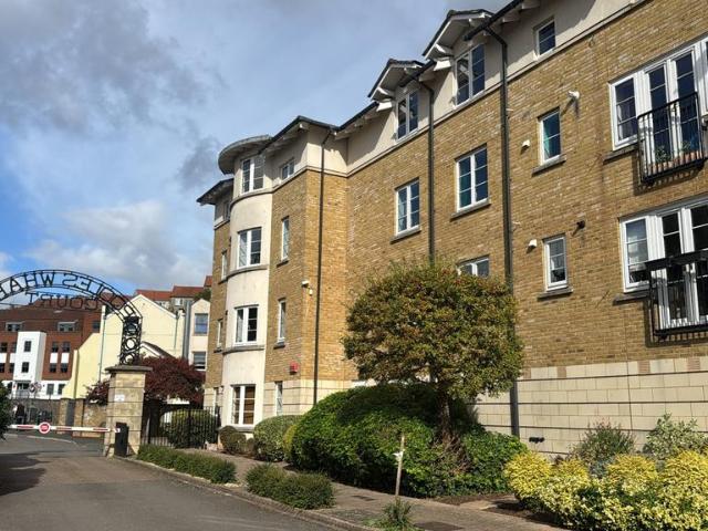 Apartment for rent in Cliftonwood, Bristol