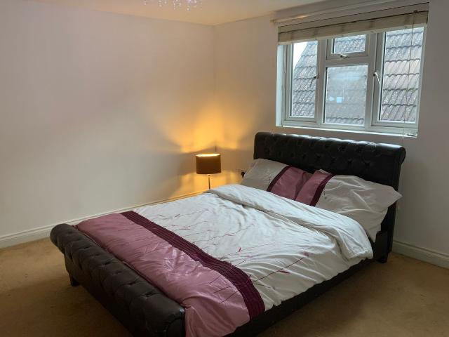 Room for rent in Pooley Green, Row Town