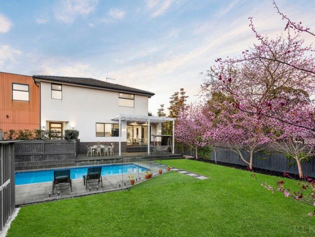 Townhouse for sale in Camberwell, Melbourne