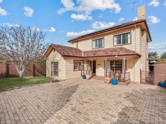 House for sale in Bentleigh East House for sale in Bentleigh East