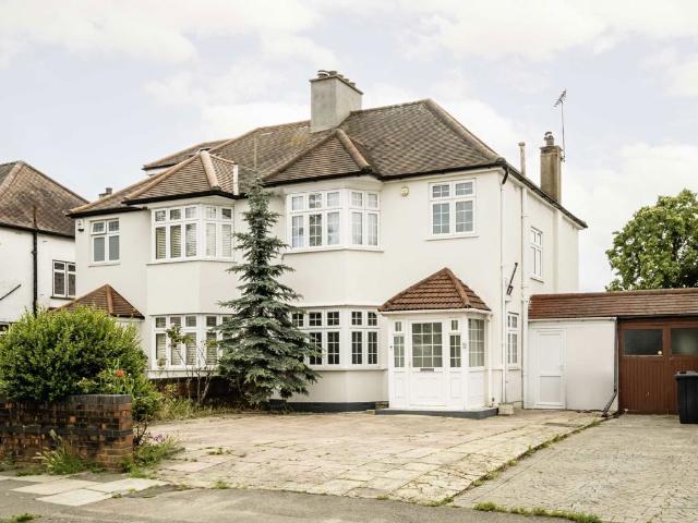 House for rent in London Borough of Ealing, Greater London