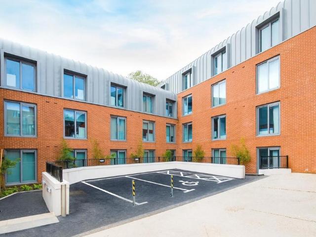 House for rent in London Borough of Ealing, Greater London