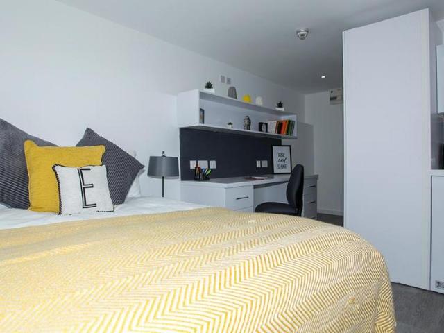 House for rent in London Borough of Ealing, Greater London