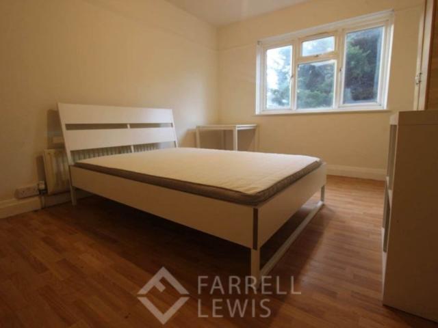 Room for rent in London Borough of Ealing, Greater London