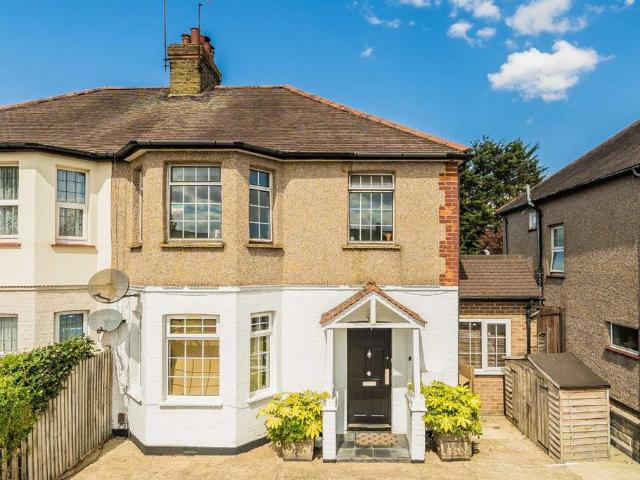 Apartment for rent in North Sheen, Greater London